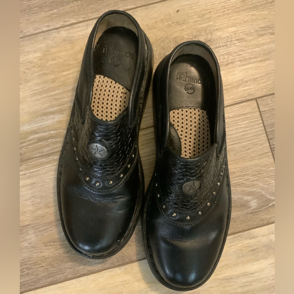 Double H Ladies Black Leather Shoes. Size 8.